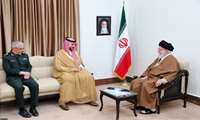 آقای «خالد بن سلمان»، وزیر دفاع عربستان سعودی در دیدار با رهبر انقلاب اسلامی پیام پادشاه این کشور را تقدیم حضرت آیت‌الله خامنه‌ای کرد.